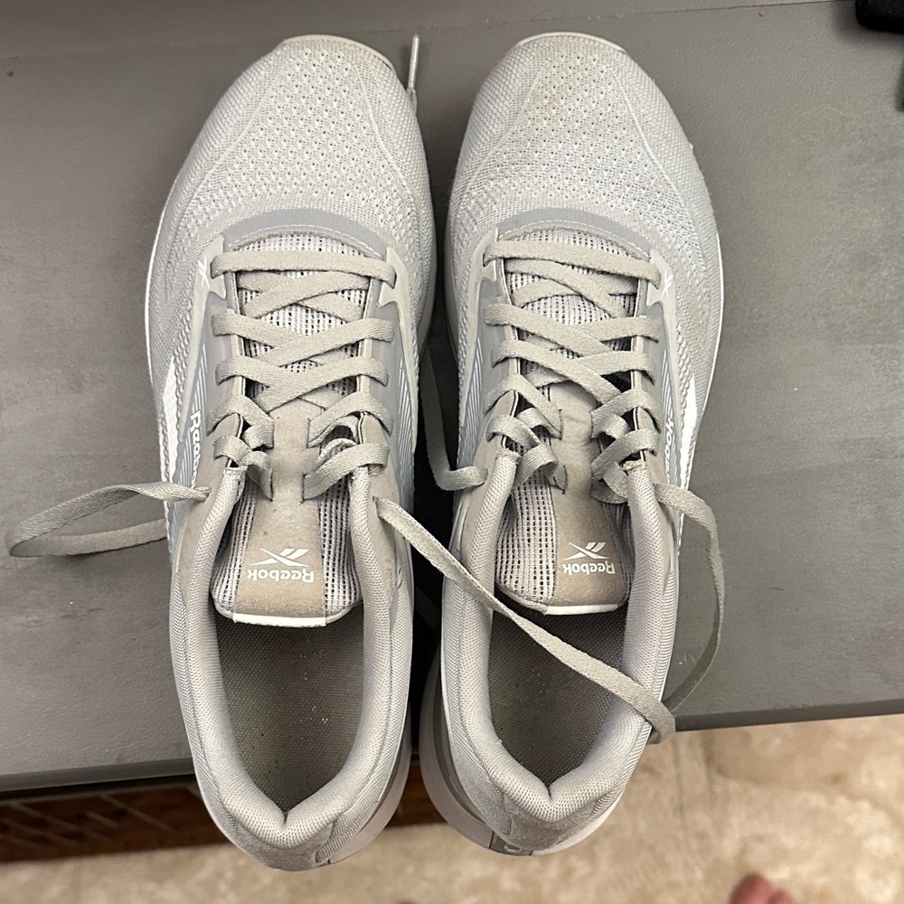 Reebok Men's Light Gray Athletic Shoes